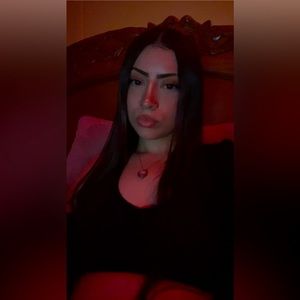 Meet your Posher, Amina